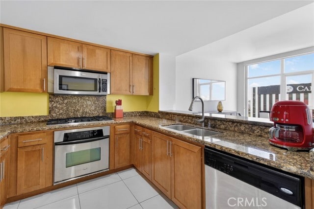 Building Photo - 400 W Ocean Blvd