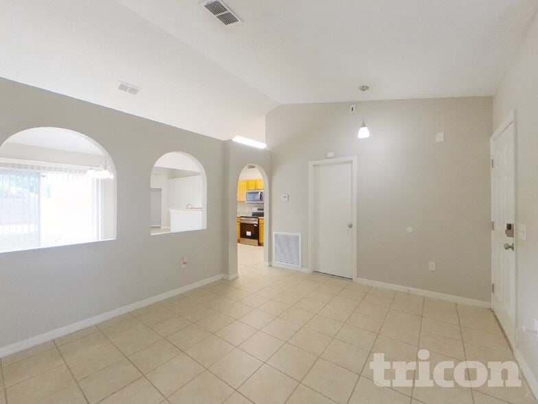 Building Photo - 810 Ognon Ct