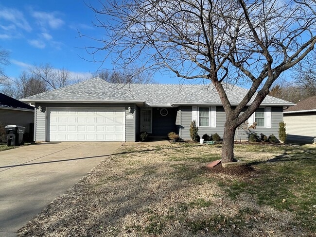 LOCATION! LOCATION! LOCATION! South Sprin... - LOCATION! LOCATION! LOCATION!  South Sprin...