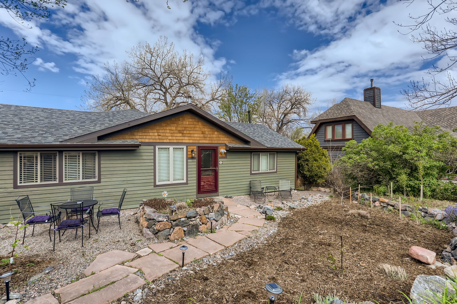 Building Photo - 835 Urban St