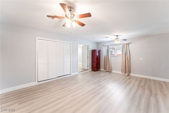 Building Photo - 2905 Kings Way