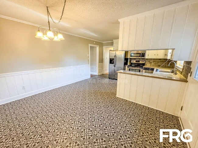 Building Photo - 113 Belmont Dr