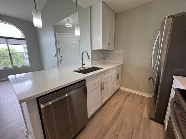 Building Photo - 2569 Grassy Point Dr