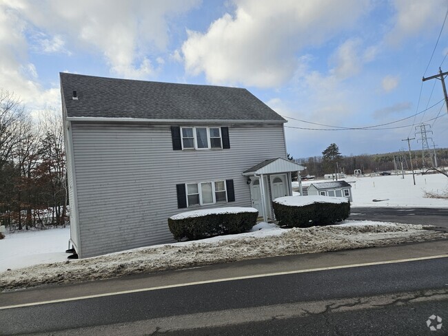 Building Photo - 912 Burdeck St