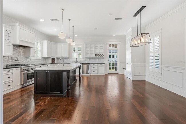 Building Photo - 1505 S Georgia Ave