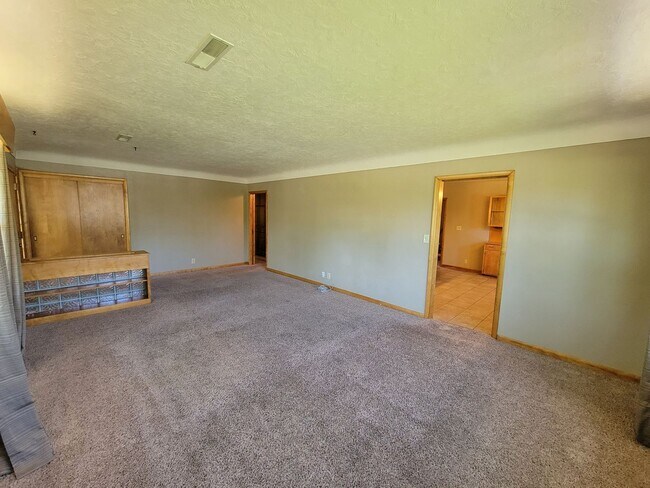 Building Photo - 1103 College St