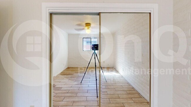Building Photo - 51 S Melrose Ave