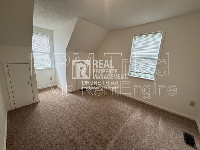 Building Photo - 1805 Cody Ave