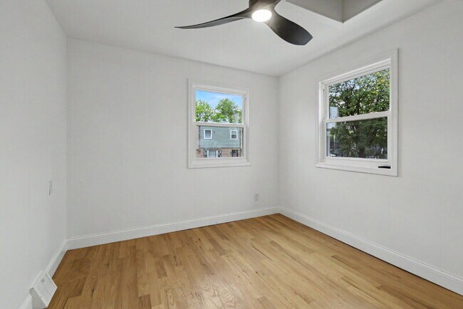 Building Photo - 2106 N Camac St
