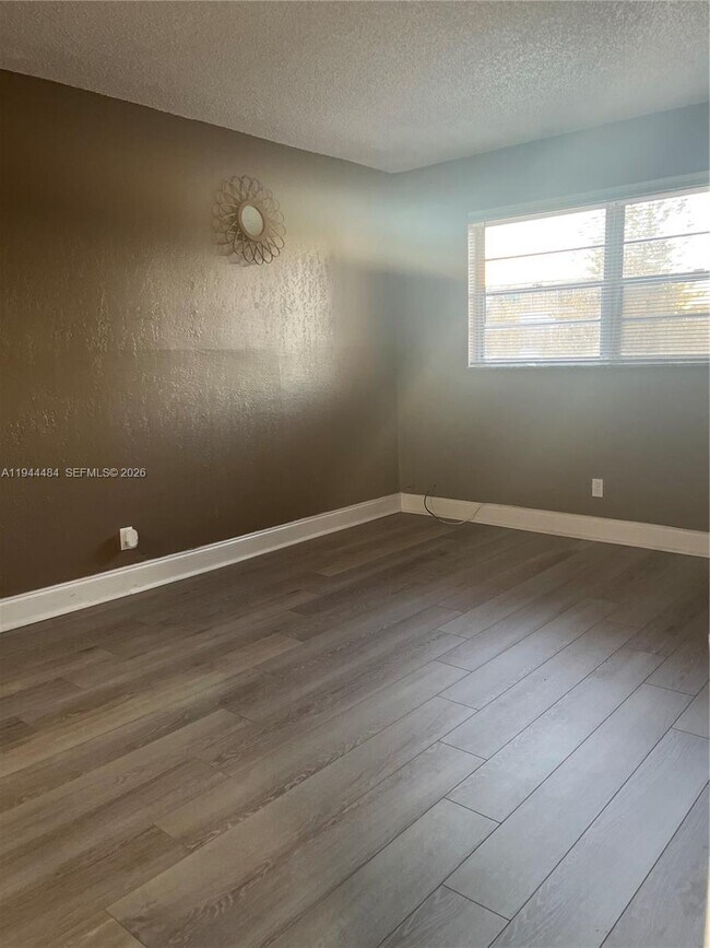 Building Photo - 2775 Taft St