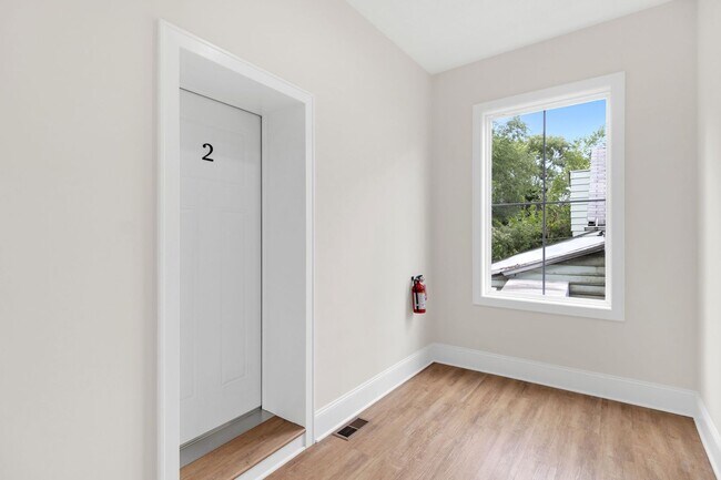 Building Photo - 2322 Scranton Rd