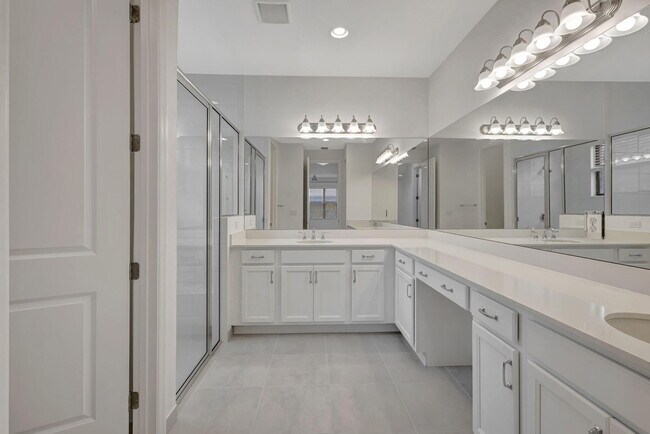 Building Photo - 12557 SW Rain River Dr