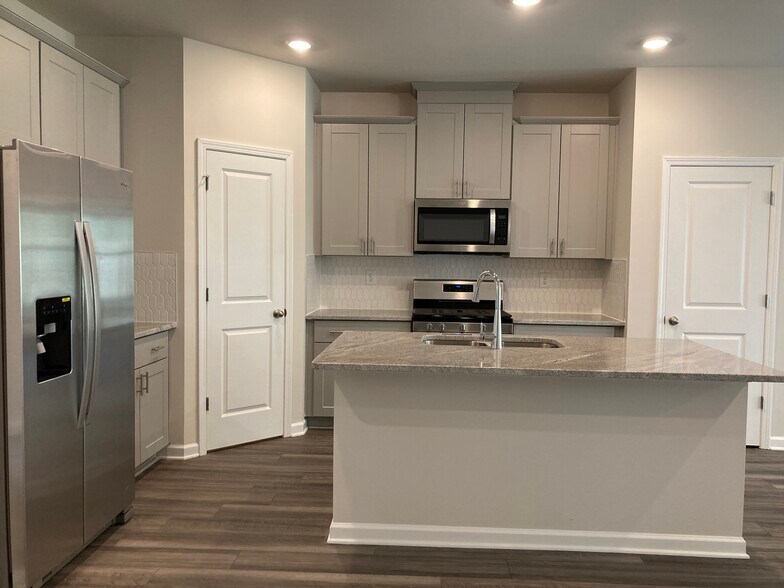 Building Photo - 354 Timberland Ave