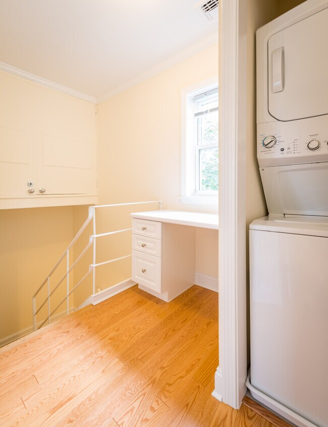 Building Photo - 46 Independence Dr