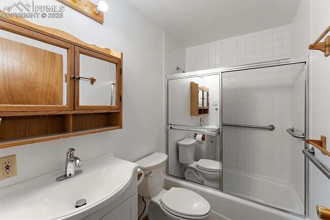 Building Photo - 497 South Avenida Del Oro E