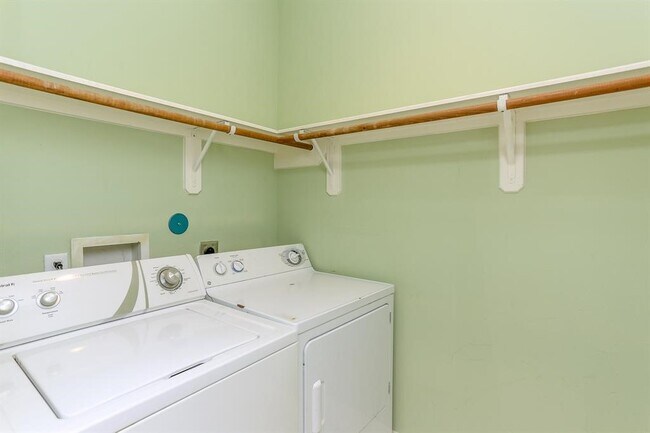 Building Photo - 4406 Koehler St