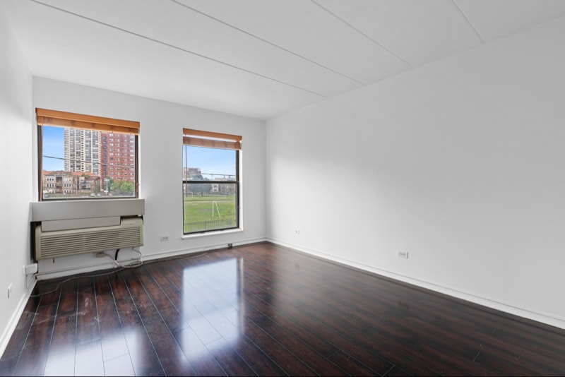 Building Photo - 711 W Gordon Terrace