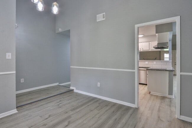 Building Photo - 501 Point Clear Dr