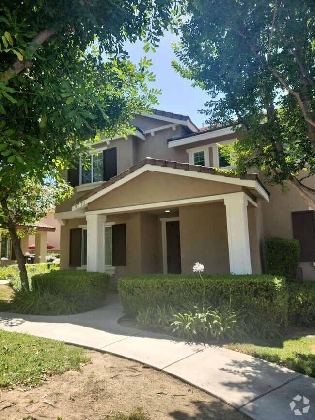 Building Photo - 4-Bedroom Gated Community in Riverside