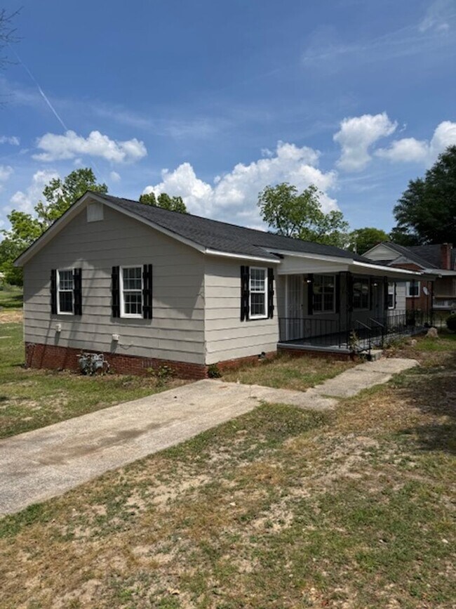 Building Photo - Completely Remodeled unit in North Augusta 1/2 OFF FIRST MONTHS RENT