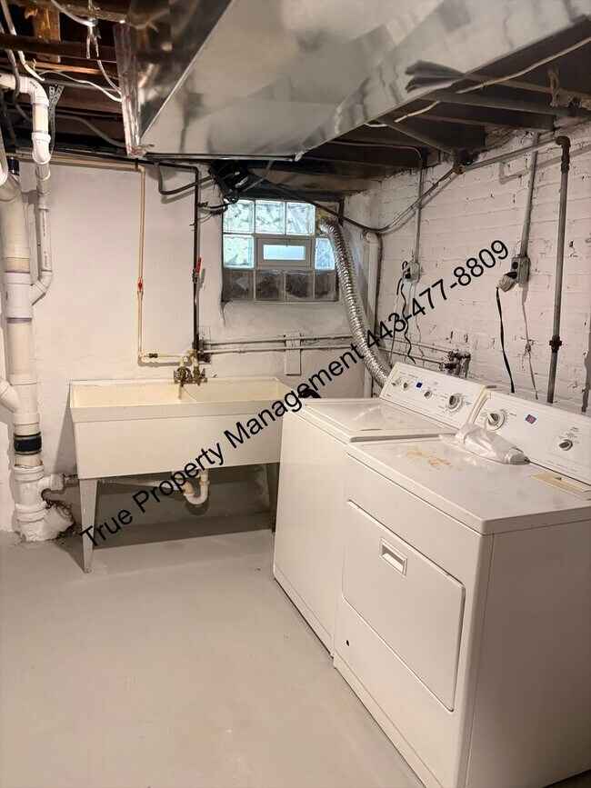 Building Photo - Spacious 3BR Home with Washer & Dryer, Backyard & Basement – $1,500/Month