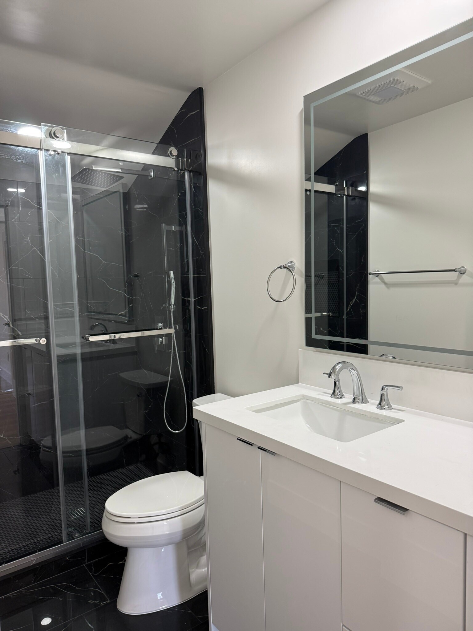 Building Photo - 14962 Rolling Ridge Dr