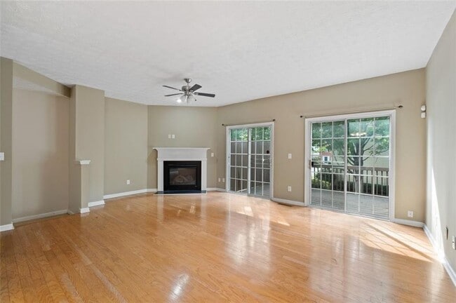 Building Photo - 532 Lantern Wood Dr