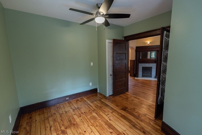 Building Photo - 1362 W 59th St