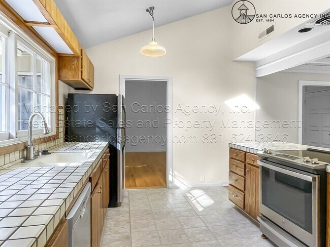 Building Photo - 39 Linda Vista Pl