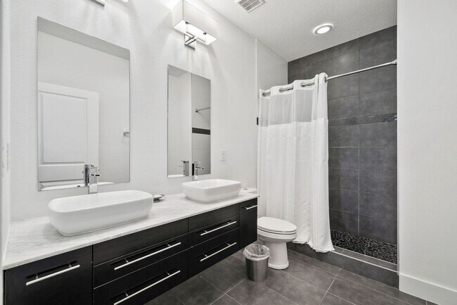 Building Photo - 1561 Corolla Ct