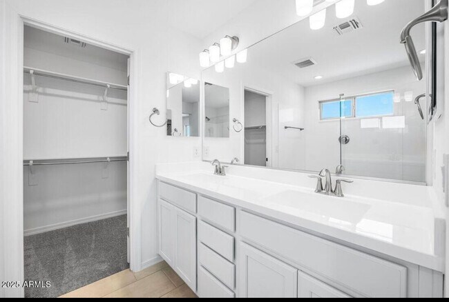 Building Photo - 14663 W Sand Hills Rd