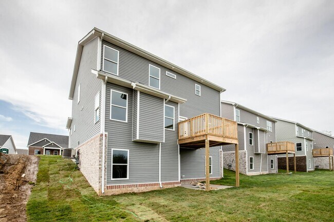Building Photo - 693 Shaker Dr