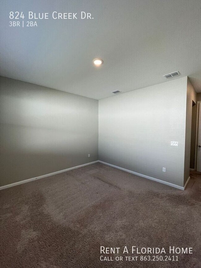 Building Photo - 824 Blue Creek Dr