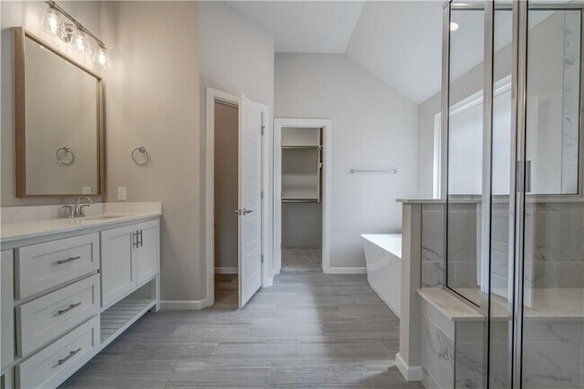 Building Photo - 6601 NW 150th Terrace