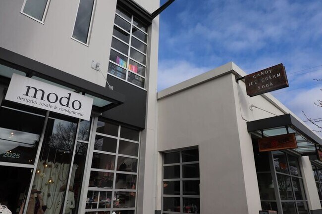 Building Photo - 5027 NE 19th Ave