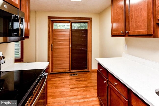 Building Photo - 6584 Madrigal Terrace