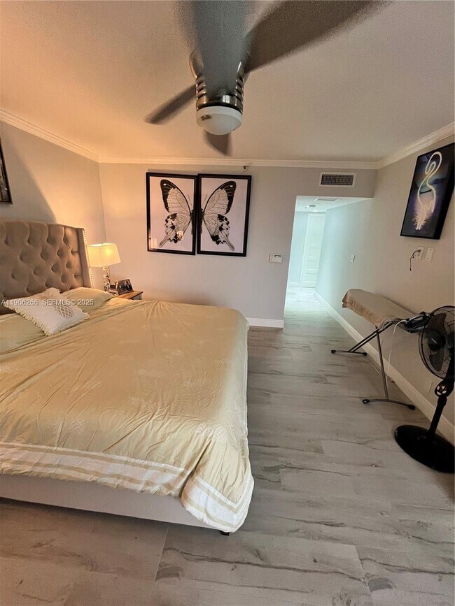 Building Photo - 300 Three Islands Boulevard