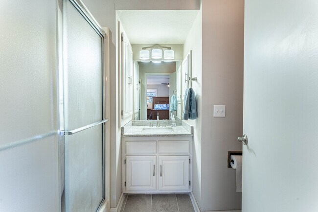 Building Photo - 14 Everleigh Dr