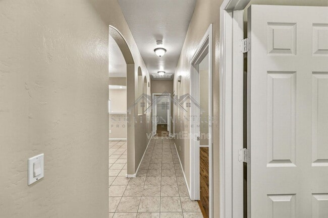 Building Photo - 44212 W Cydnee Dr