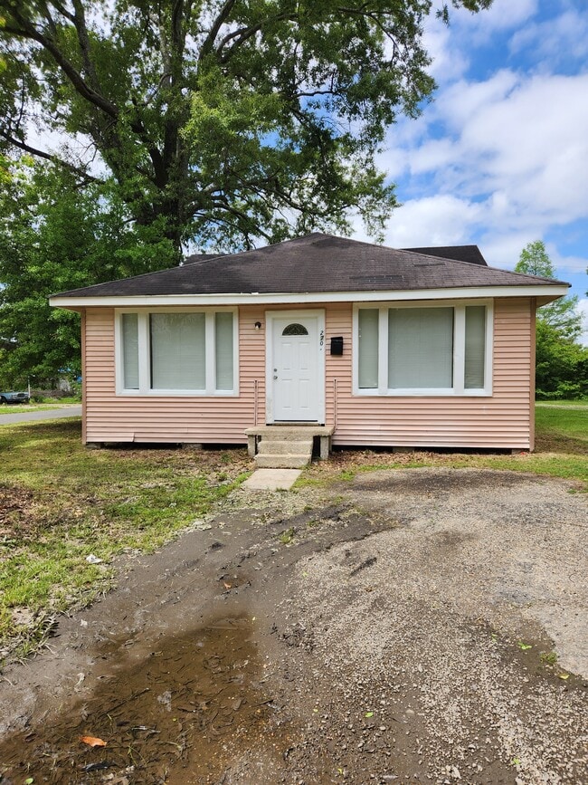 Building Photo - 2703 Linwood St