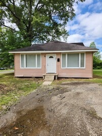 Building Photo - 2703 Linwood St