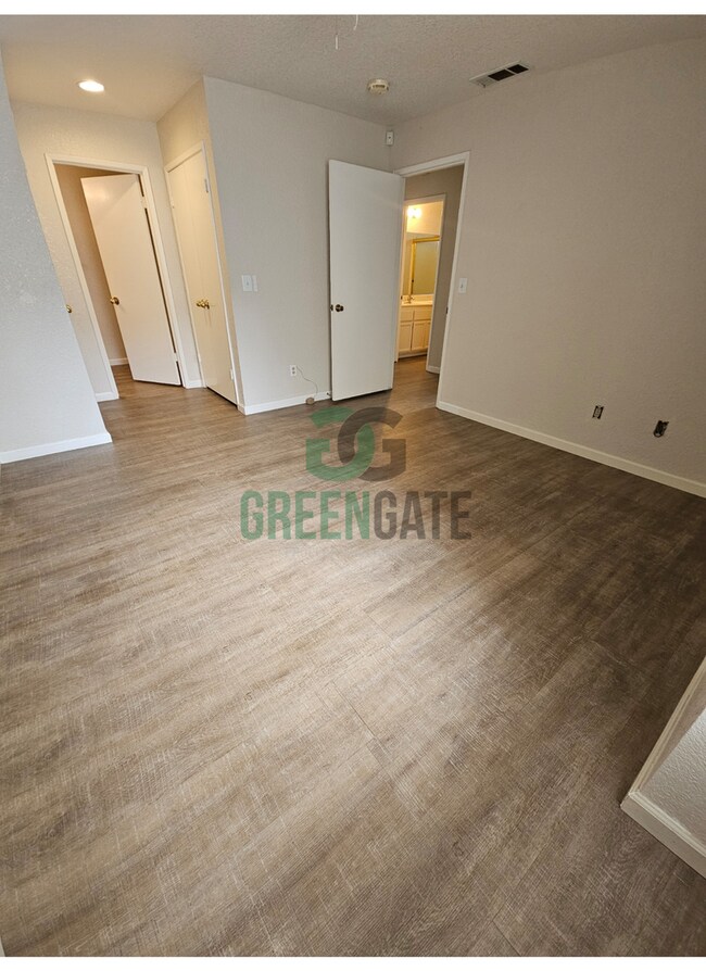 Building Photo - 1108 Cedar Creek Dr