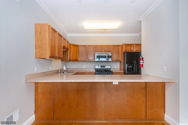 Building Photo - 1677 Springfield Ave