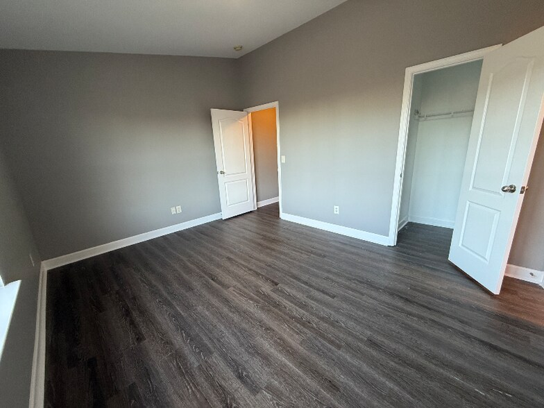 Building Photo - 5410 Perlou Ln