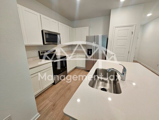 Building Photo - 5918 Ortega Lk Dr