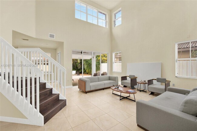Building Photo - 8324 NW 115th Ct