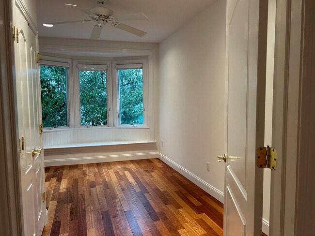 Building Photo - 94 Walnut St