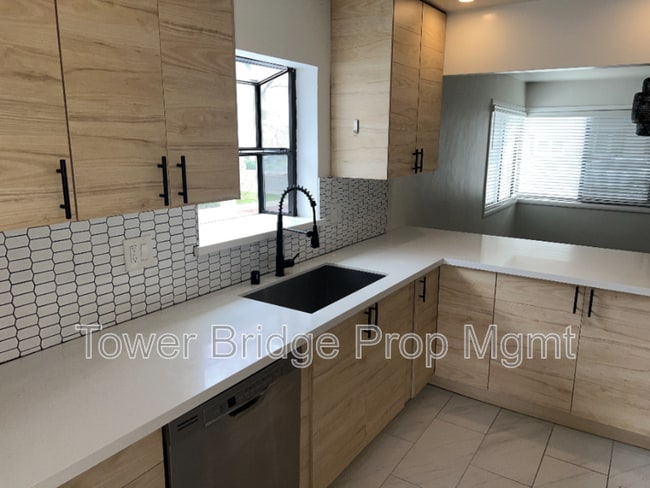 Building Photo - 5724 Callister Ave