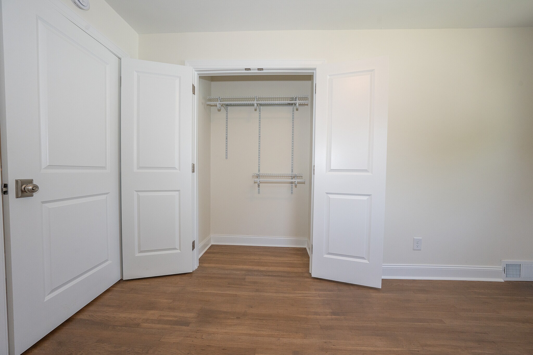 Building Photo - 503 Poplar Rd