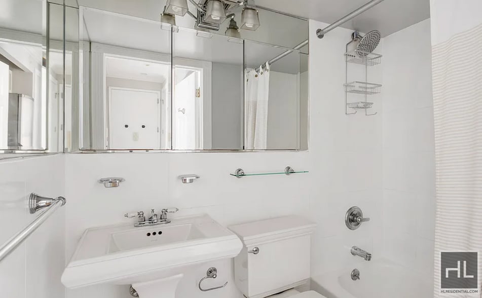 Building Photo - E 13TH ST.